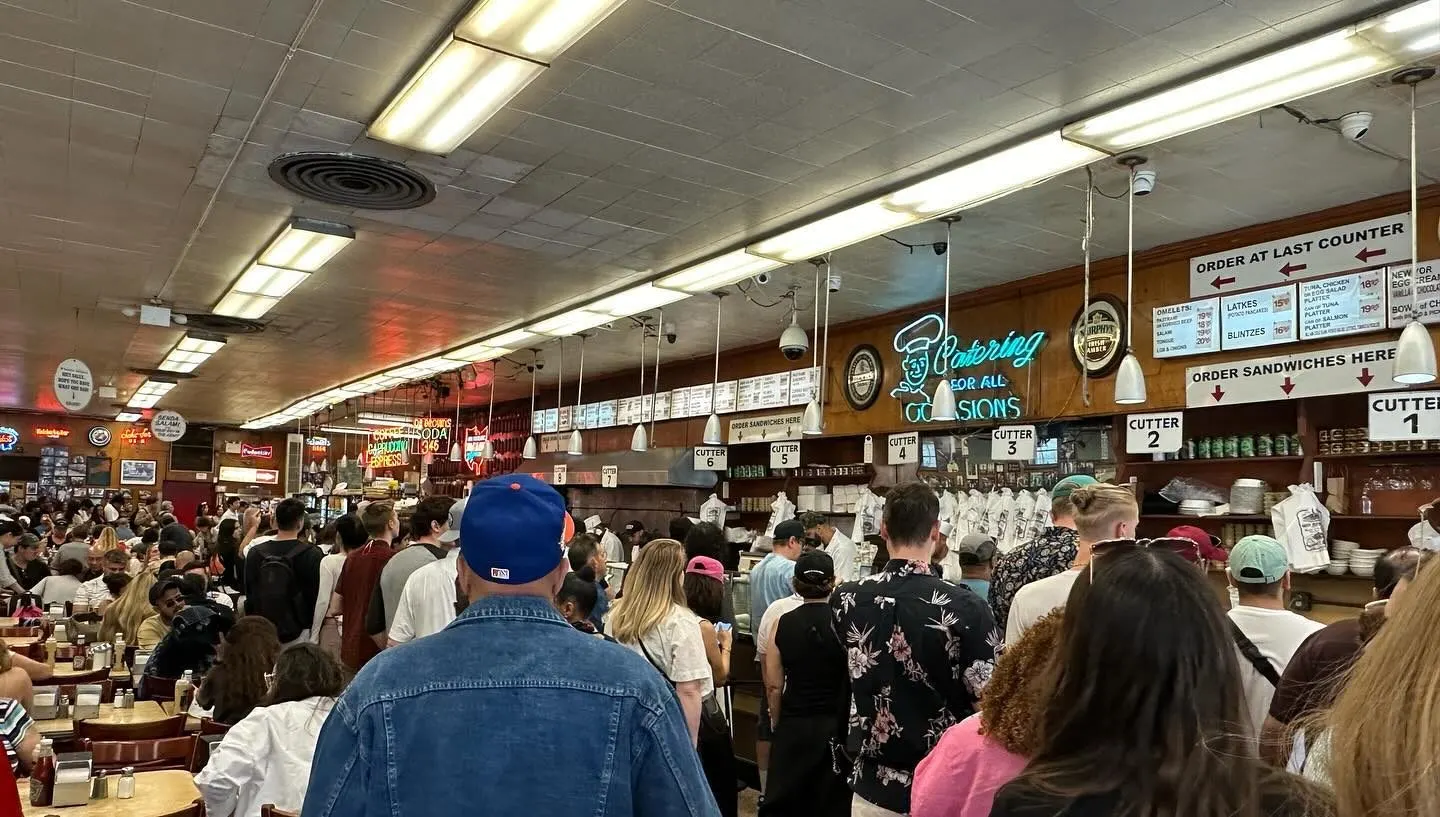 Katz's Delicatessen — New York (6/8)