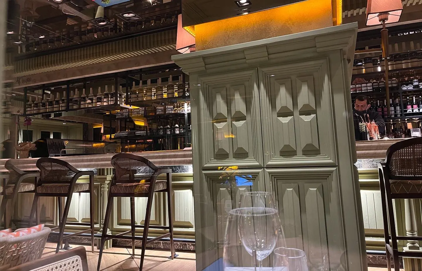 Frontiere İstanbul — Bebek (4/7)