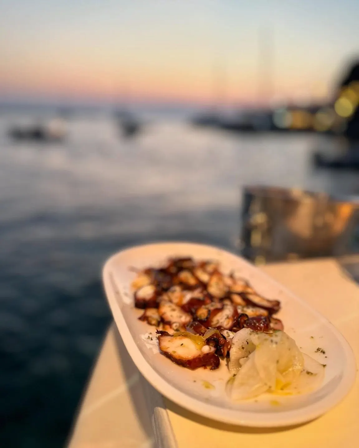 SUNSET TAVERNA by PARASKEVAS- "seafood only" — Santorini (4/10)
