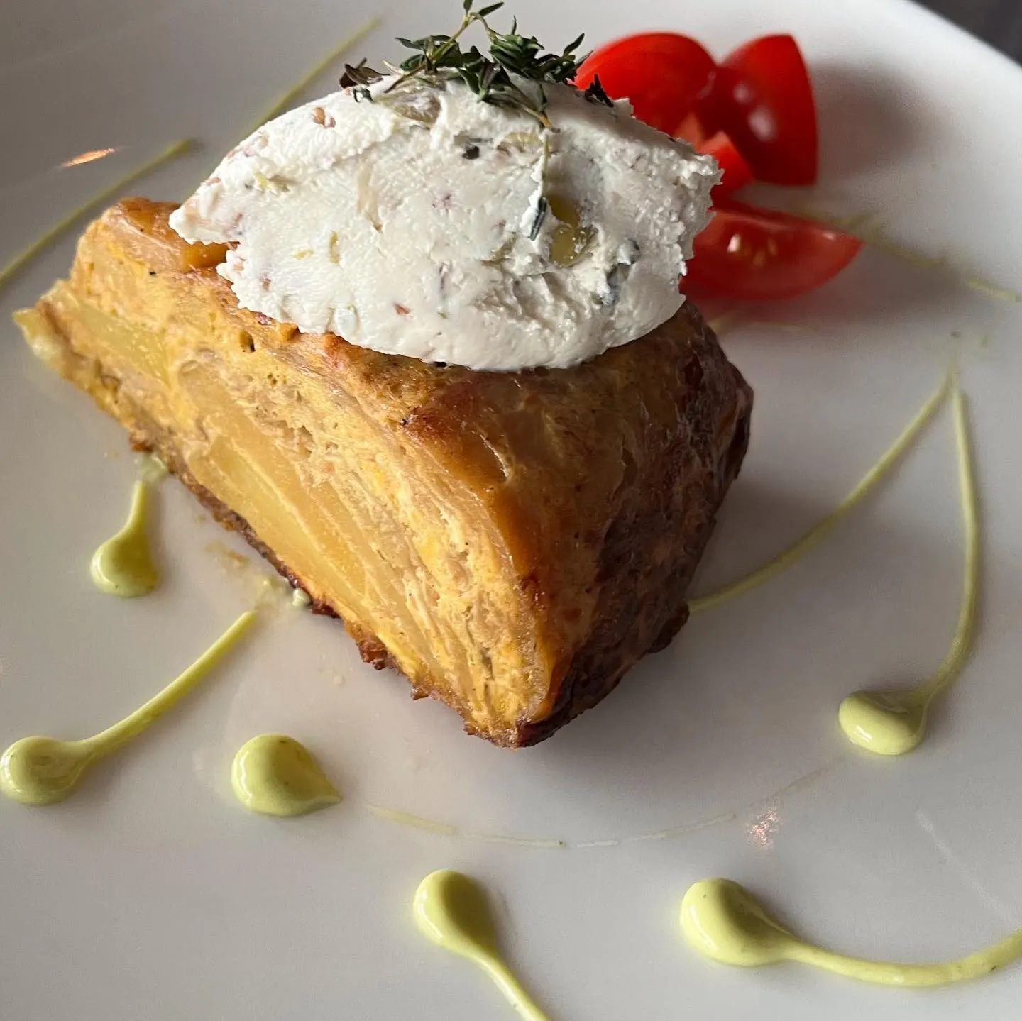 Bebek Hotel by The Stay — Bebek (2/7)