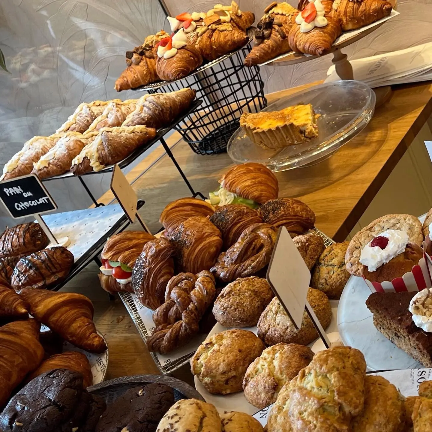 Season Artisan Bakery — Bebek (4/10)