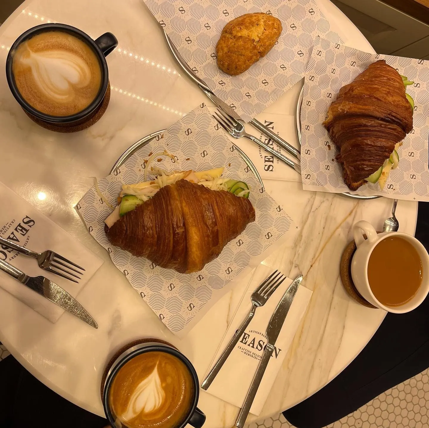 Season Artisan Bakery — Bebek (7/10)