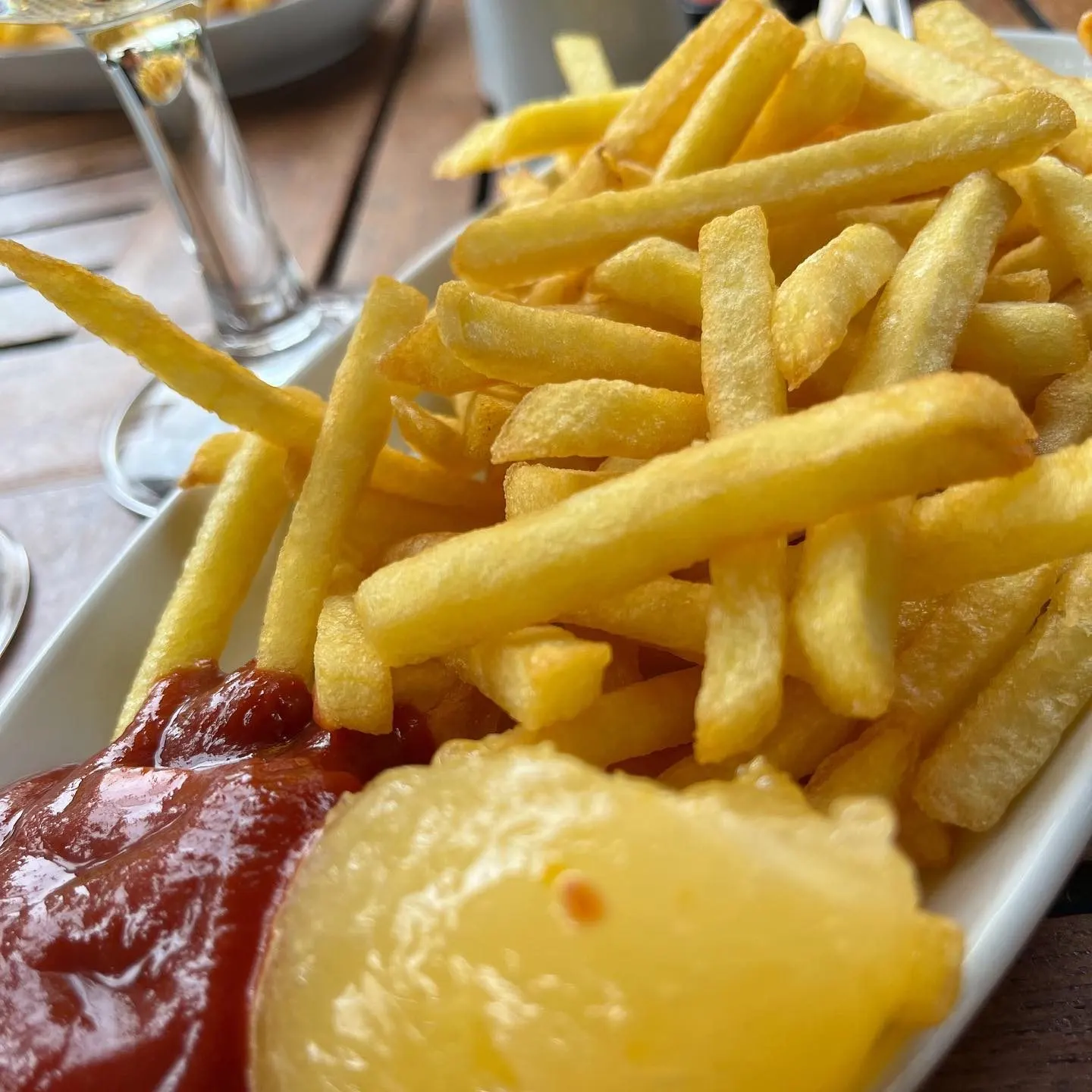J Burger — Caddebostan (2/5)