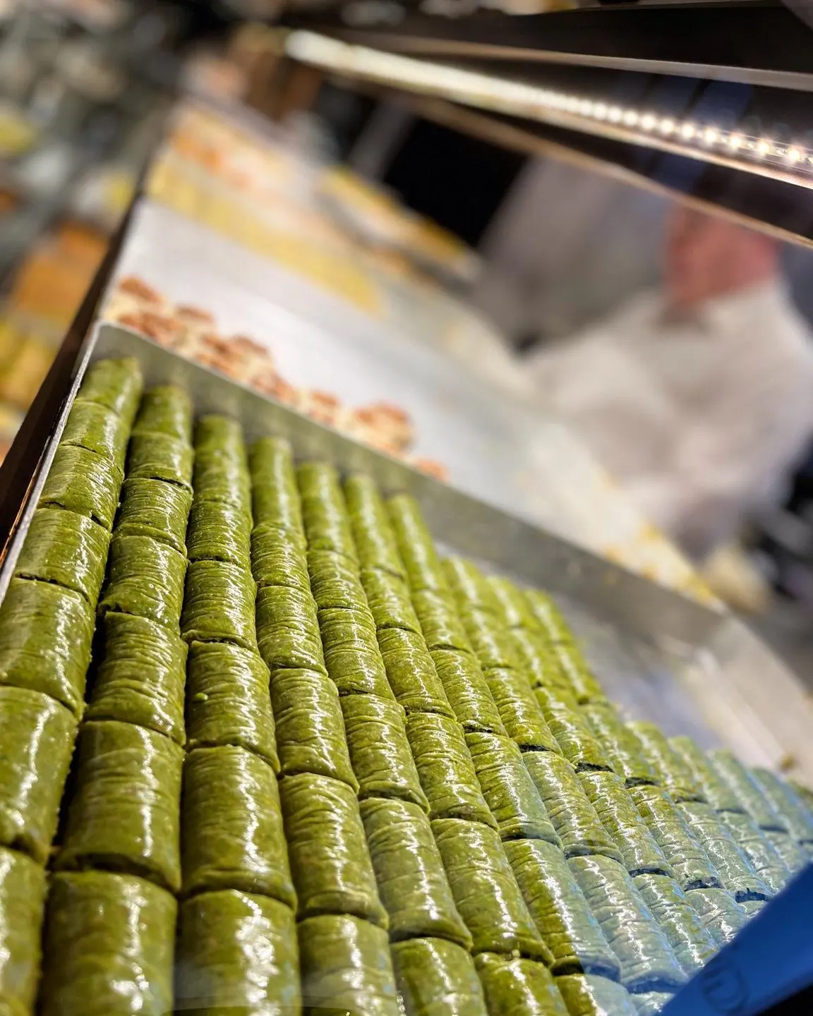 Karaköy Güllüoğlu — Tophane (2/9)
