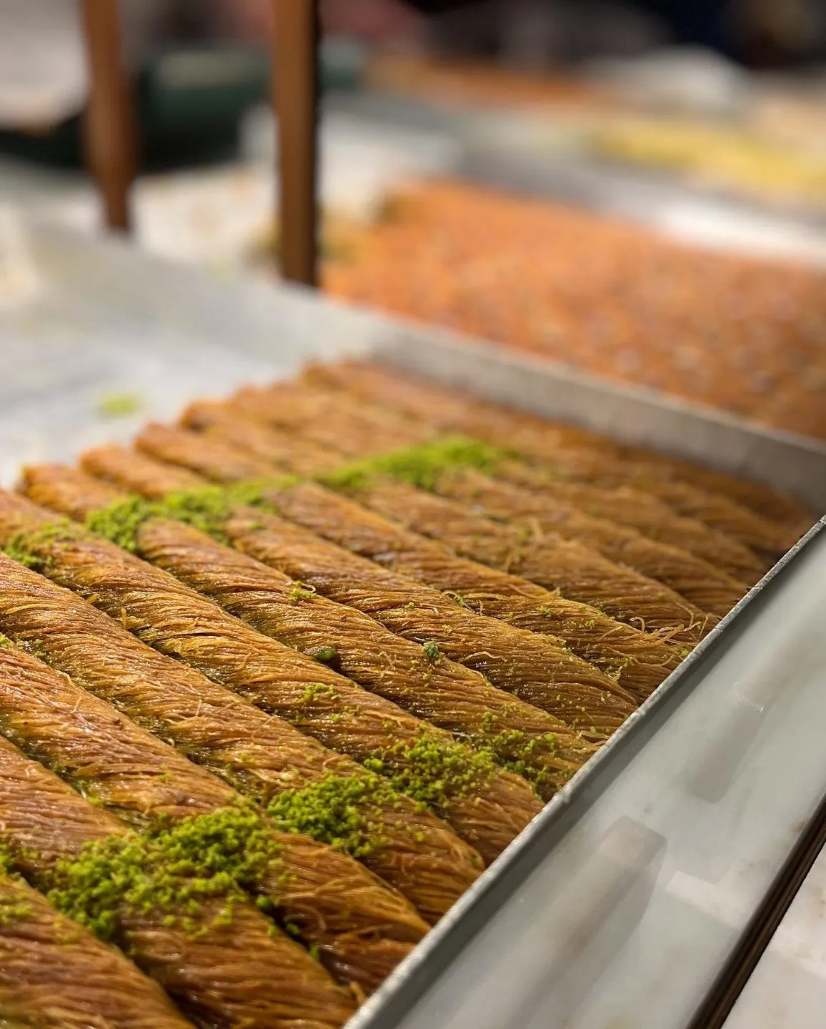 Karaköy Güllüoğlu — Tophane (4/9)