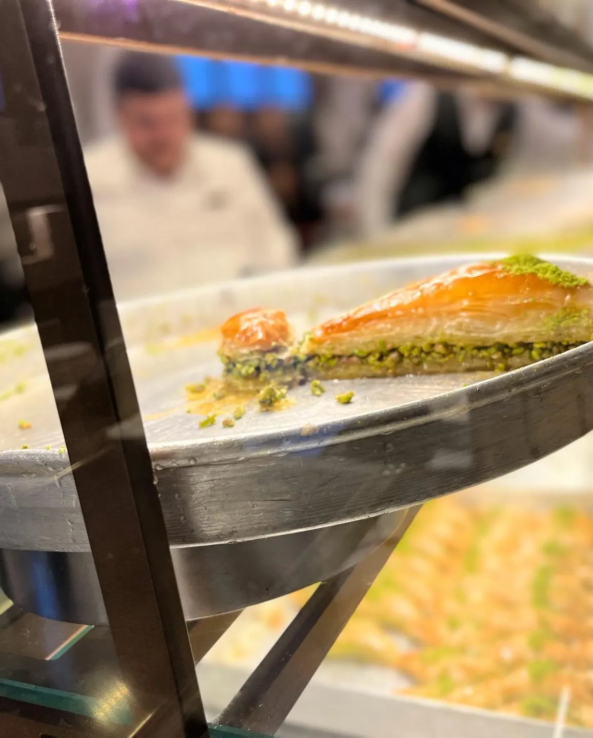 Karaköy Güllüoğlu — Tophane (5/9)