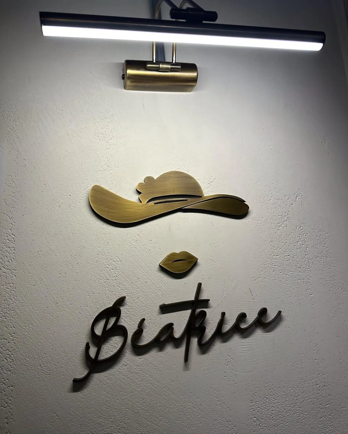 Beatrice — Asmalımescit (10/10)