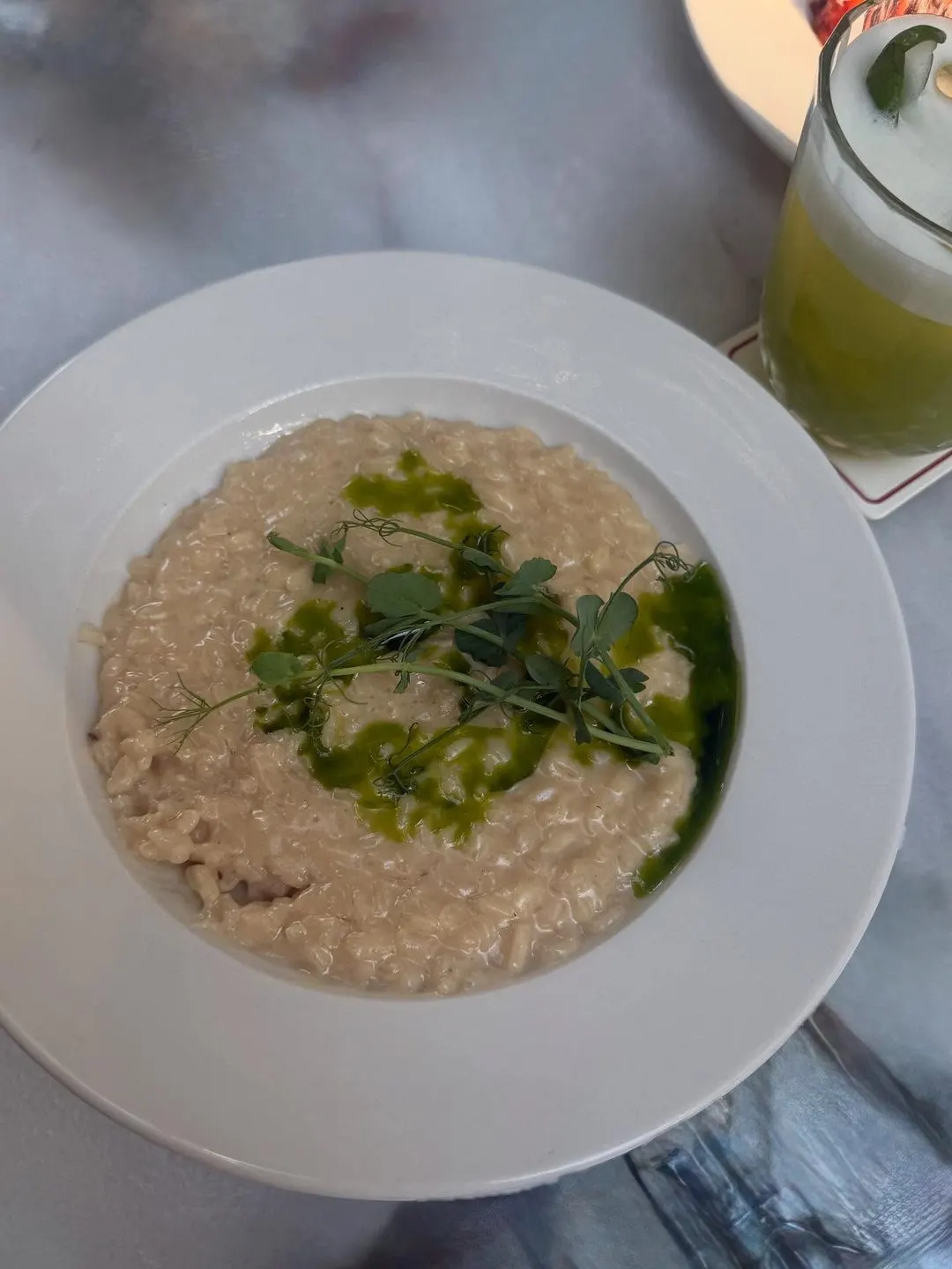The ordinary refettorio and bar — Bomonti (4/7)