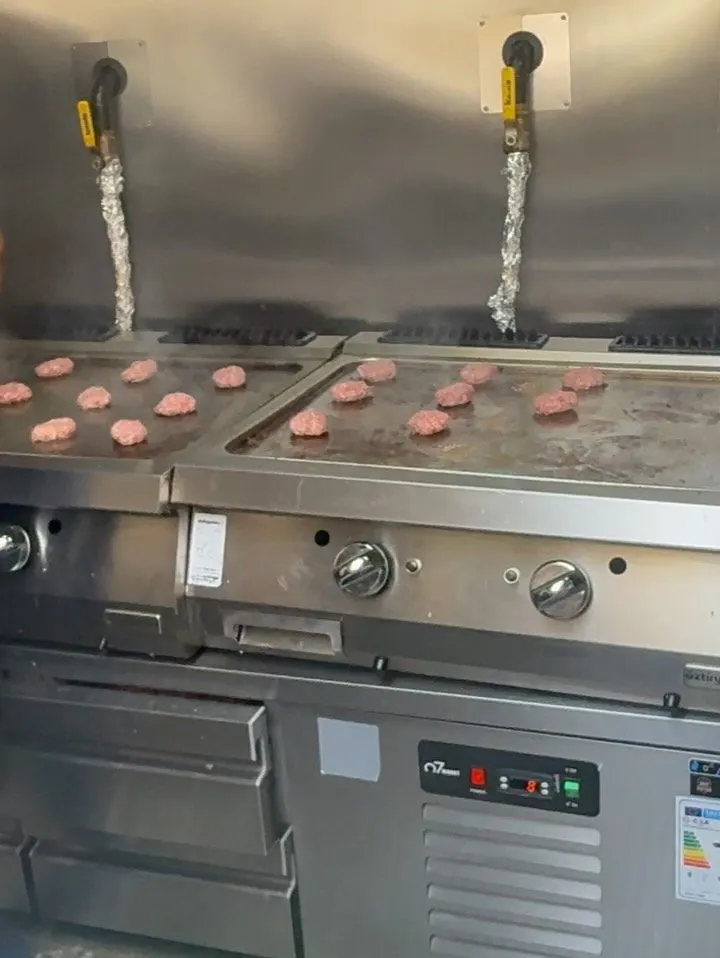 Supernormal Burger Etiler — Etiler (5/10)