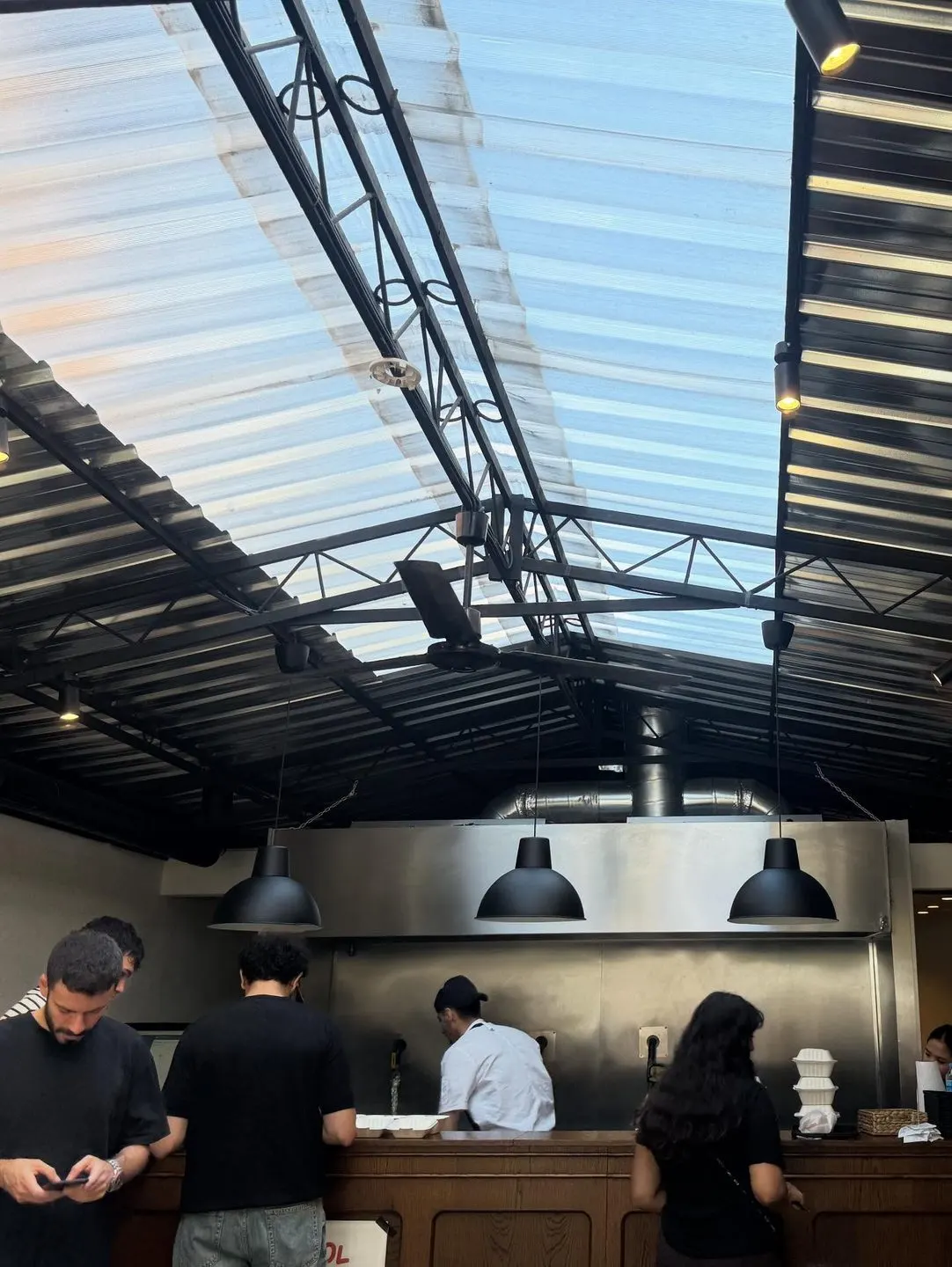 Supernormal Burger Etiler — Etiler (7/10)